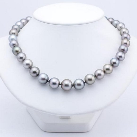 JEM Designs Jewelry - HOST PICK NWT Large grey Glass Pearl choker necklace